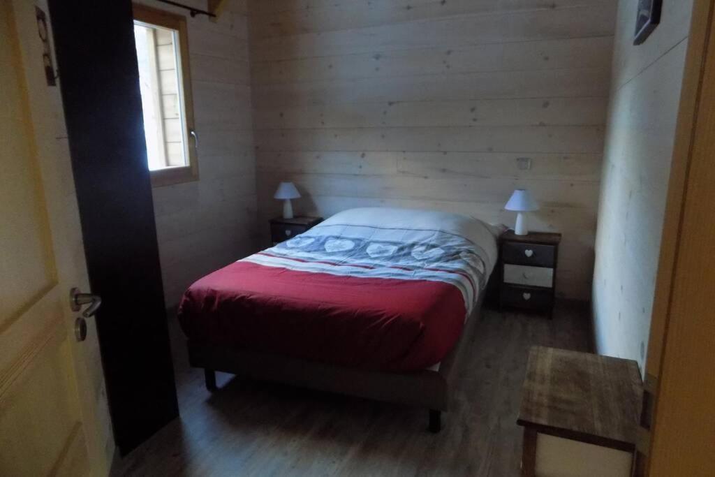 Chalet Des Charbonniers Avec Etang Saint-Maurice-sur-Moselle Exterior foto