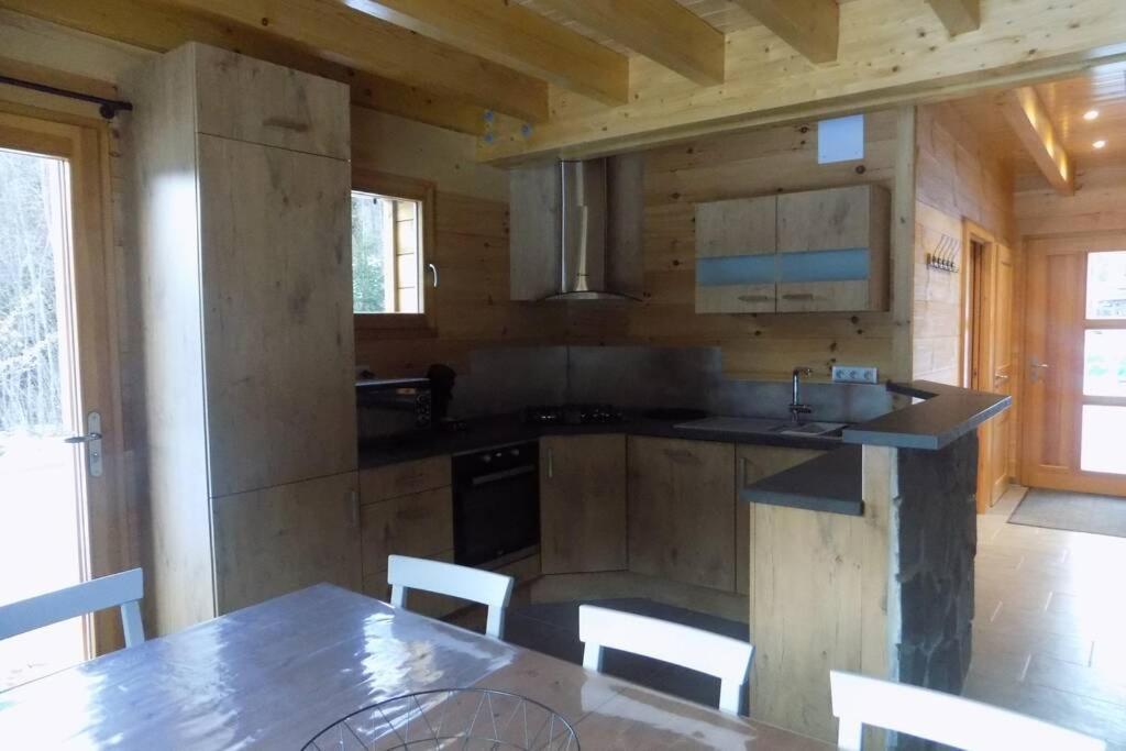 Chalet Des Charbonniers Avec Etang Saint-Maurice-sur-Moselle Exterior foto